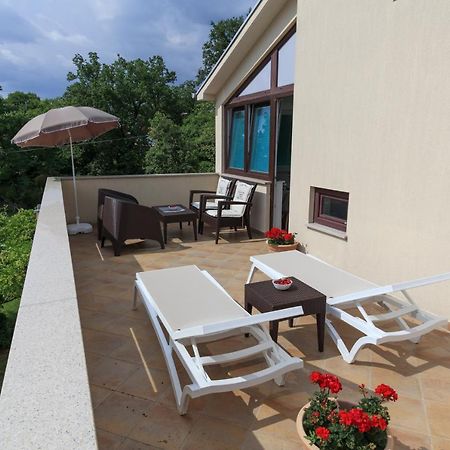 Apartmani Ravan Cernik  Exterior photo